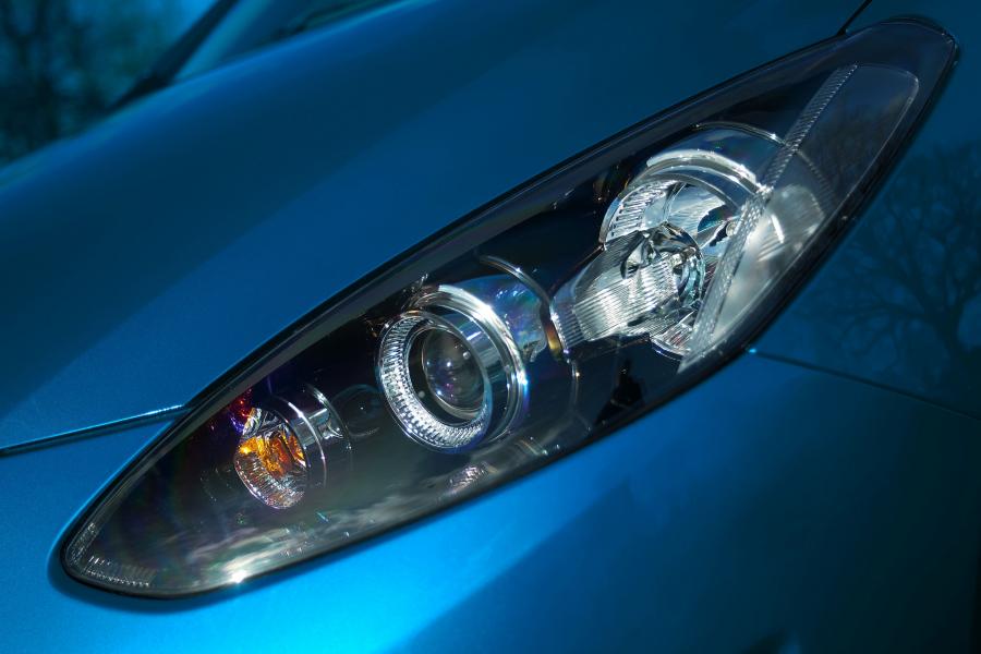  Mazda2 Venture Edition 2013 года  (UK) (фото 10 из 19)